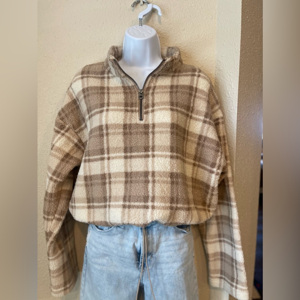 NWOT- Love Tree Tan and Cream Plaid Cropped 1/4 Zip Fleece Pull Over- Size Large